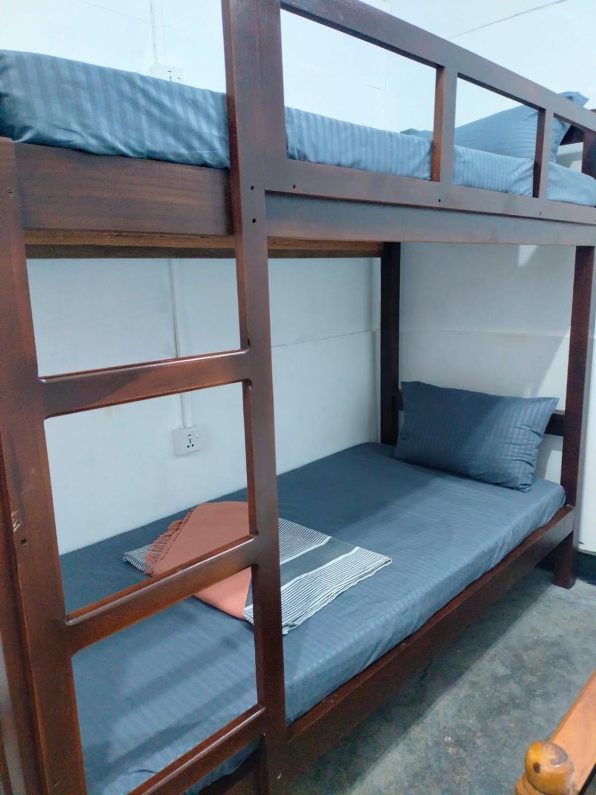 Costels Arugambay Hostel Arugam Bay Room photo